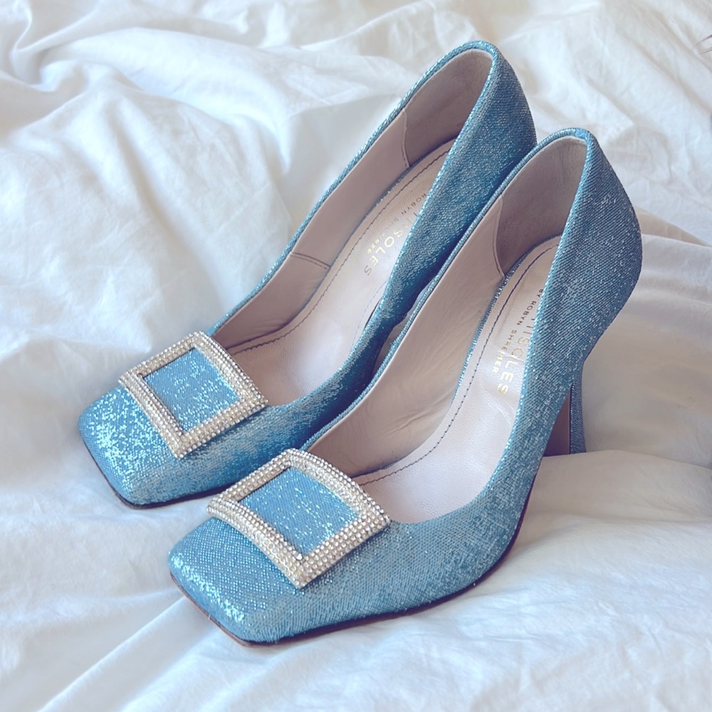 Daisy Sky Blue Metallic Beautiisoles size 7 light blue sparkle ✨